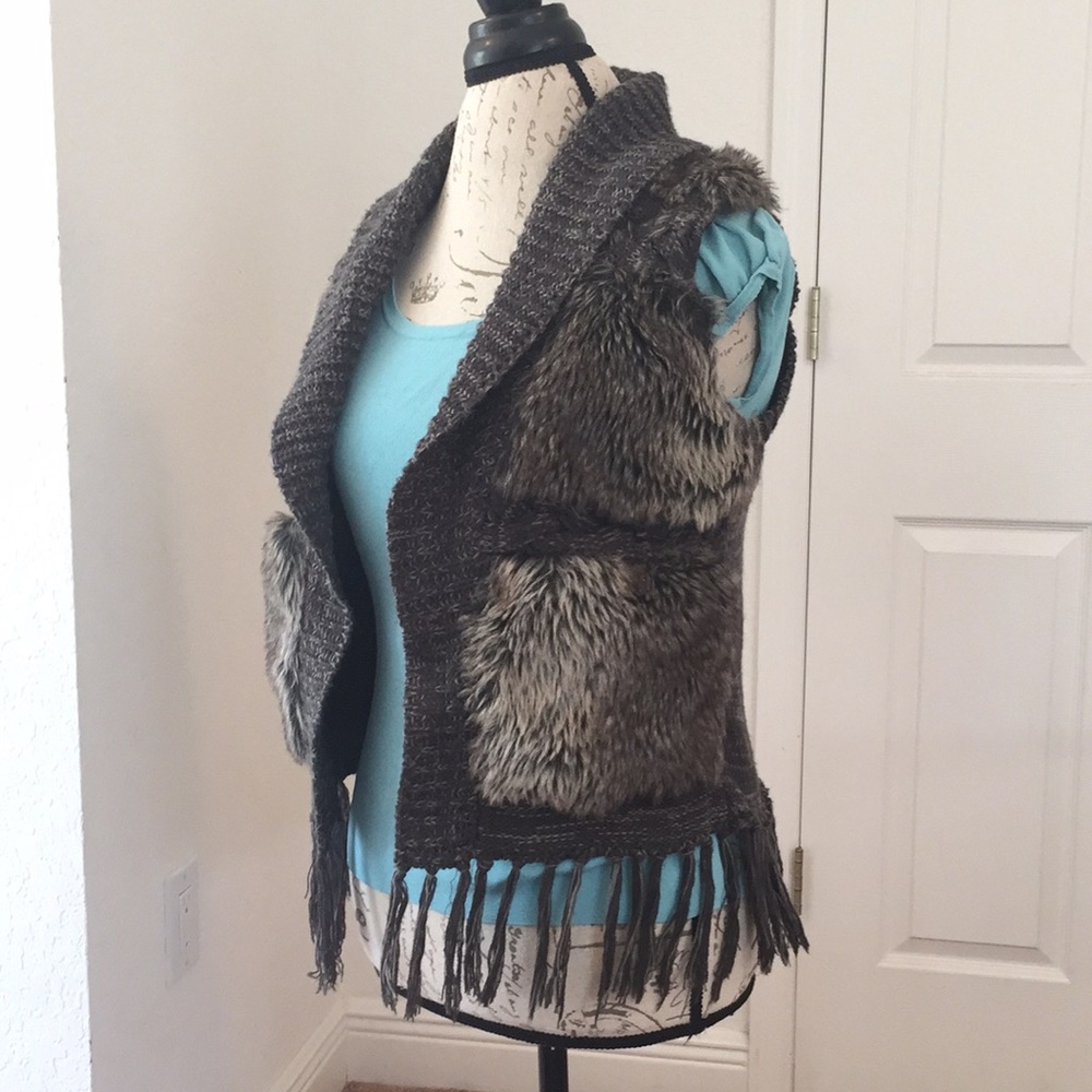 Fur vest Gray with fringe crochet/knit